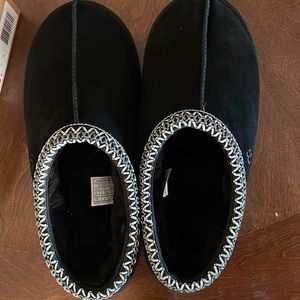 UGG-Woman’s Tasman Slipper- BLACK. Size 8 Leather. Perfect condition!